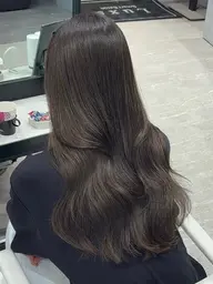 【低ダメージ透明感◎】イルミナカラー🩶（ブロー込み）