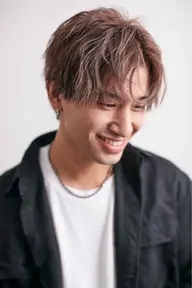 Men’s カット➕炭酸クレンジングシャンプー(眉カット➕500円)