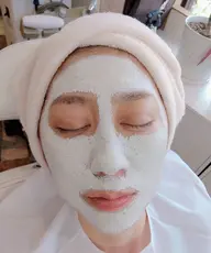 夏の毛穴開き⚡️毛穴・鼻やお肌のザラつき退治🌟【泥パック】特に気になるこの時期‼️毛穴ひきしめ・つるつるお肌コース💆