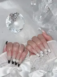 【上品かわいい】10本ショートチップ長さ出し＋フレンチネイル