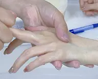 【秋冬限定★うる艶復活】ネイルケア+手荒い対策コース