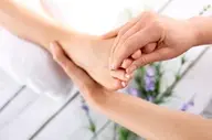 アロマ付オイルトリートメント👣膝下から足裏👣足裏の反射区をしっかりほぐし、膝から下をオイルトリートメント