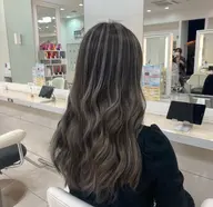 【💎人気No.1💎】透明感×陰影ハイライト✨+トリートメント💆♀️ 巻いた時ふんわり立体感🙆