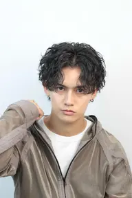 【🔥8月末まで限定価格🔥】メンズカット➕ダメージコントロールパーマ🪽⛓️ミニモ学割/韓国