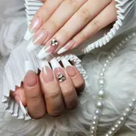 🩷チップ長さだし10本🩷フレンチ(ベース色付き) オフあり