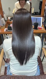 【綺麗に伸ばす美髪計画】透明感引き立つ大人の暗髪カラー＋プレミアム髪質改善+カット
