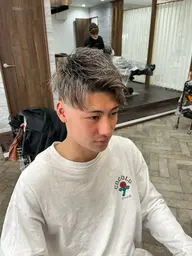 【再来】カット+シルバー、ホワイトハイライト+ナノトリート付き