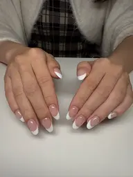 【スカルプ・チップオフあり】 ハンド フレンチネイル(ベースクリア)