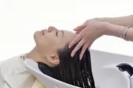 当日予約も大歓迎✨《頭皮の炭酸美容液&カット&シャンプー&トリートメント》男性も歓迎⭕️頭皮保湿🌿