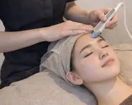 ミニモ学割✨\ごっそり排出/毛穴洗浄+鎮静パック仕上げ！皮脂が多く気になる方おすすめ💪🏻お顔と頭皮の毛穴掃除🧹