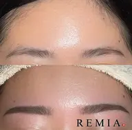 ブロウリフト (眉のパーマ)