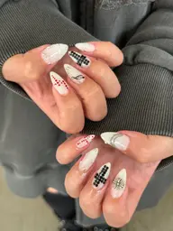 ワンカラー+両手で計2本→簡単アートミラー、オーロラ、フレンチ、グラデ(ベースカラー込み)
