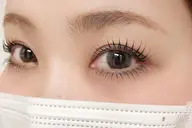 🎀ラッシュリフト上下🎀長さをいかす立ち上げも可愛らしく仕上がるカールデザインも◎上下パーマで目の縦幅最大限に❣️