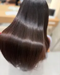 【うねりや癖に🌀】✂️カット+艶髪縮毛矯正☔️ヘッドスパ付💆🏻♀️
