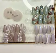 【定額デザイン3】ニュアンスアートやラメ・パーツを取り入れた、デザイン性のある定額ネイルです🕊