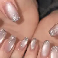 大人気🦋ちゅるちゅるマグネット×先端ラメグラネイル✨