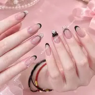 自爪+美しいフォルム形成+ワンカラー+フレンチ+飾り