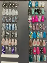 20種類のデザインから選べる定額スカルプネイル💅