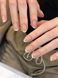 オフなし✨フレンチネイル💅(一色のみ、ベースカラー追加500円、ジェルオフ+500円)