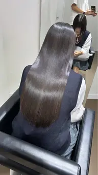 乾燥、枝毛、パサつきが気になる方必見❗️憧れの艶髪へ🌟髪質改善トリートメント🌟