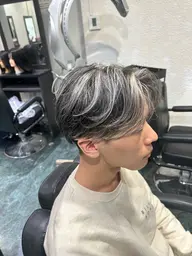⚡️メッシュハイライト＋カット✂️イメチェン応援¥4500ホワイトメッシュは➕2000