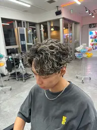 【⚡️圧倒的クオリティ⚡️】カット➕メンズパーマ➕ダメージレスハイライトカラー(メッシュ/外国人風/サーフカール)