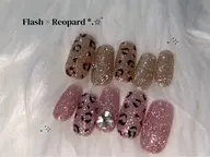 オフなし☆ジェル: 【秋人気No.1☆】輝くフラッシュ×レオパード柄+選べるストーンアート付🐆