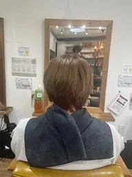 イルミナカラー✨➕お客様に合わせたAujuaのシャンプートリートメント🫧➕7種トリートメント付