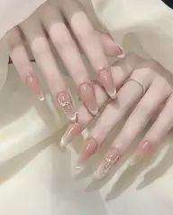 【オフあり】❣️チップ長さ出し+チークマグネットフレンチ