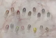 【8月限定!新規の方専用メニュー】オフ&ケア無料!夏に向けて✨️ラメグラデーションネイル💅