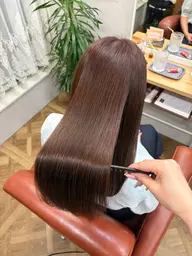 カット+髪質改善カラー¥17600→¥14300触ると絹のようなサラサラ質感で愛され髪にしませんか❤️