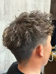 《💈メンズカット+ツイストパーマ-¥14700-💈》ねじりを加えたパーマで男らしい動きのあるスタイルです🫧
