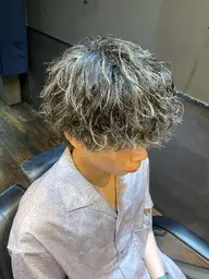 メンズカット+ツイストスパイラルパーマ+ホワイトメッシュハイライト25500円→17000円