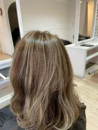 カット+ブリーチダメージレスカラー+トリートメント
