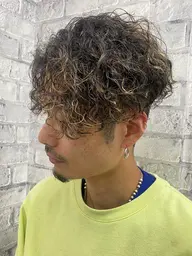 👦🏻メンズ 《個性派からイケオジまで🚀》デザインカラー(ブリーチ)➕トリートメント▫️カット4200円