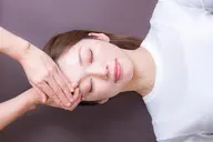 【ミニモ限定🌸】【顔の歪み改善＋目の高さ調節】小顔整体コルギ+顔の歪み矯正2,900円✨