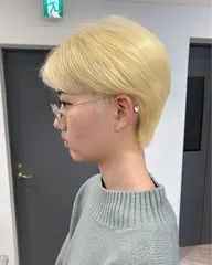 ケアブリーチリタッチのみ➕ プチトリートメント付き