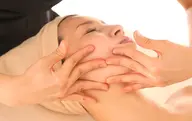 フェイシャルリンパマッサージ（お顔​〜​首​〜​デコルテ）