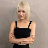 【🉐SUMMER SALE🉐】トリプルカラー2回ブリーチ(オンカラー込み)+ 集中ケア艶トリートメント🫧💆🏼