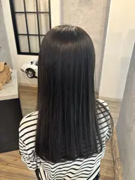 𝐀𝐮𝐣𝐮𝐚トリートメント（髪質改善トリートメント）＋ブロー