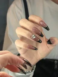 【オフ込み】フレンチネイル💅(ベースカラー有/フィルイン可) ¥4980