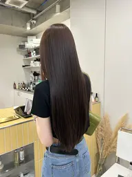 【湿気に負けないサラ艶髪に♡】縮毛矯正+メンテナンスカット+保湿トリートメント