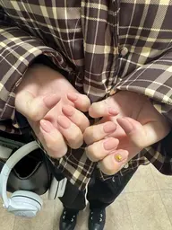 (ケア込み)【プレオープン価格】ワンカラー☀︎マグネット・ラメグラ✨お好きなパーツ50円​〜​🌷　学生証掲示で-500円