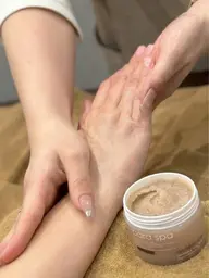 【スクラブケア付き⭐︎】ネイルケア&ハンドスパ（ジェルついてない方限定）