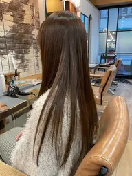 高濃度トリートメント+シャンプー+ブロー💯 お客様1人1人に合わせ、髪の毛に栄養と水分を送り込みます👶🏻