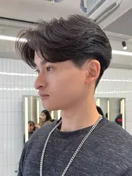 センターパート カット+毛流れニュアンスパーマ※20代までのお客様のみご利用可能です🙇
