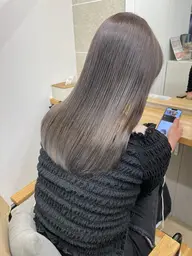 🌈ダメージレス縮毛矯正+トリートメント✨️ダメージを抑えながらサラツヤ髪に!!髪質改善🙌