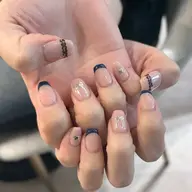 フレンチネイル　¥2200
