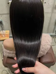 【朝のスタイリングが楽になる✨】縮毛矯正＋整えカット✂️まとまり・ツヤのある扱いやすい髪へ🫧