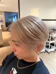 カット+ブリーチオンカラー+質感コントロールケア✨